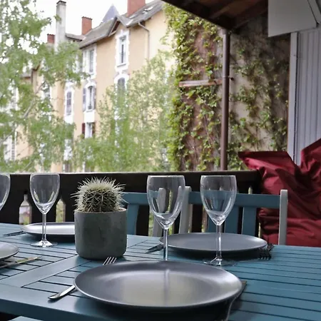 55 M2 With Big Terrace In Downtown Apartment *
